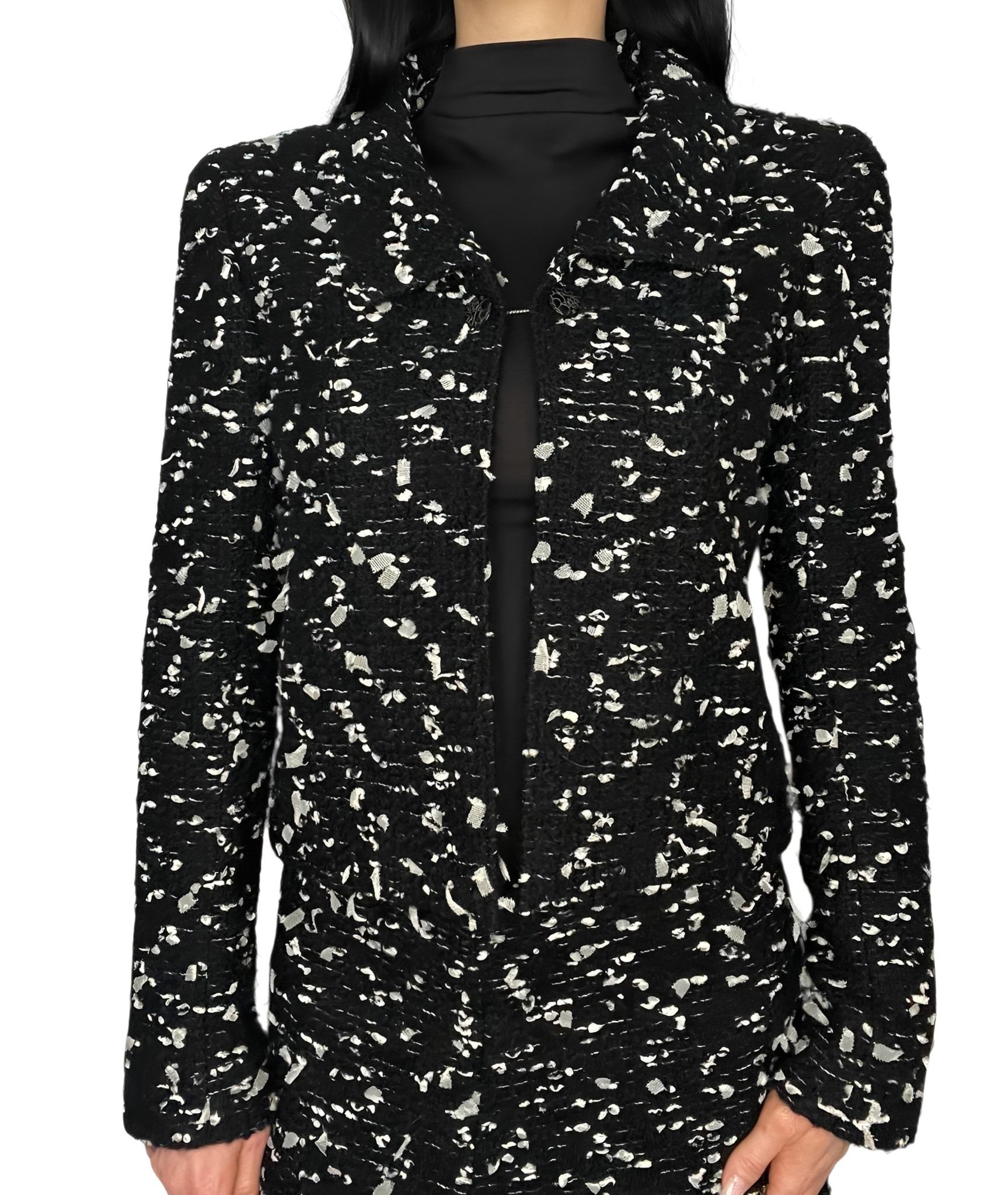 Chanel Fall 2002 tweed suit, authenticated vintage Chanel, detail